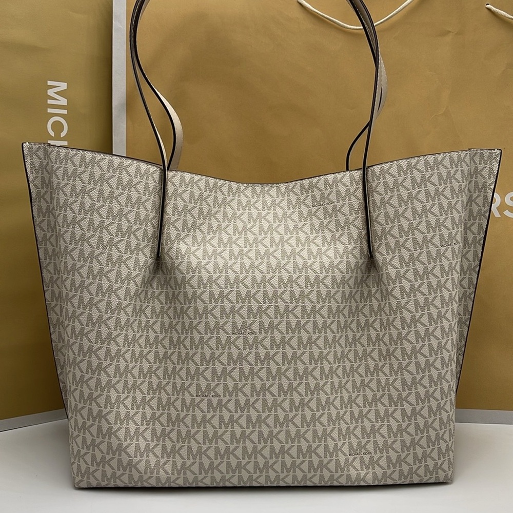Michael Kors Emilia Large Logo Tote Bag 
COLOR LT CRM MULTI
NWT - Picture 7 of 16